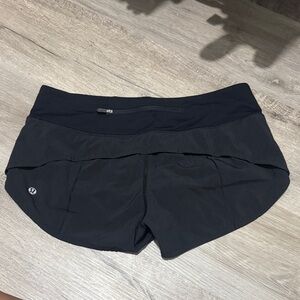 Lulu lemon low rise speed up shorts 2.5 inch inseam - euc